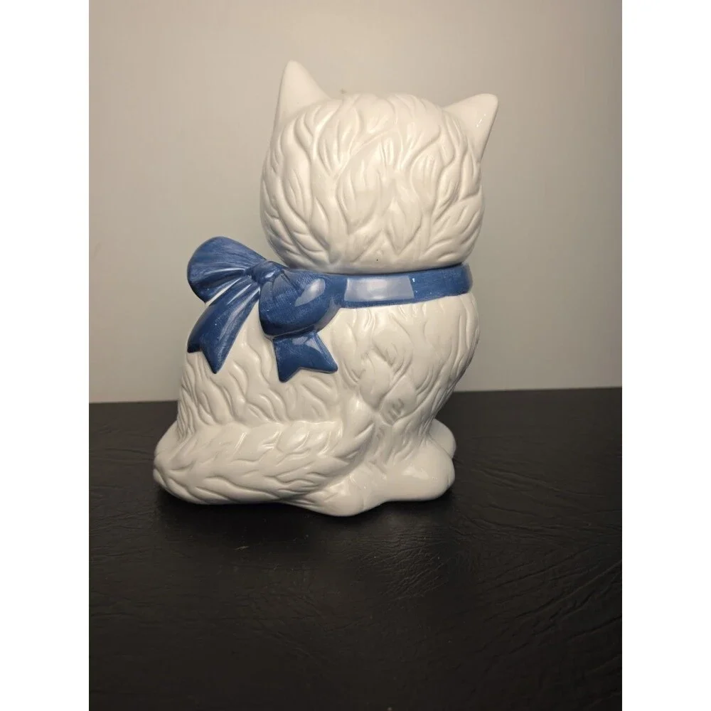 VTG White Persian Cat Cookie Jar Ceramic Wencome Blue Eyes Ribbon Cottagecore
